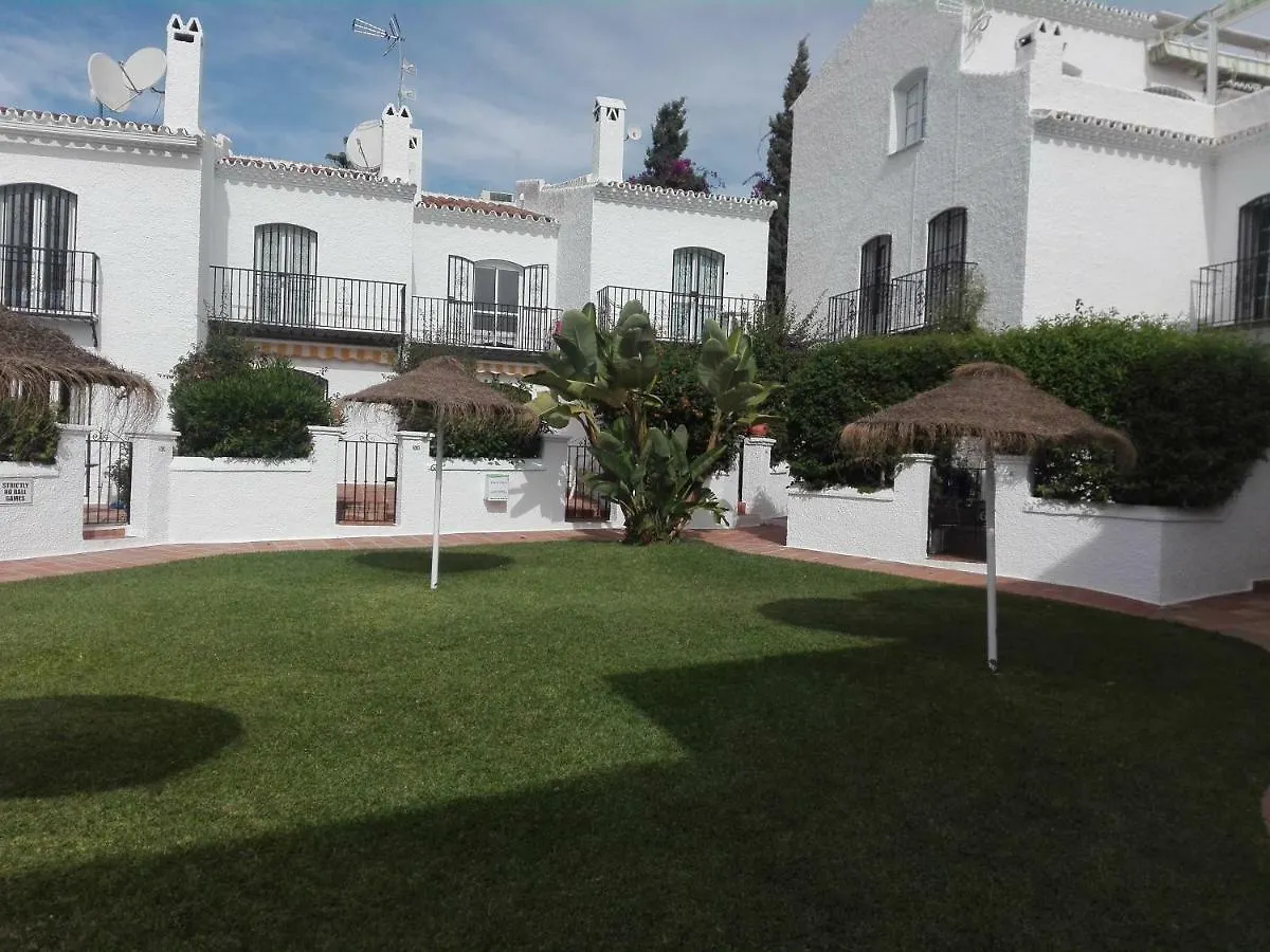 Residencial los Pinos 3 Nerja 0*,